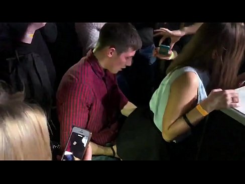 ❤️ Skutečný sex v ruském nočním klubu. Osmnáctiletá ruská dívka v análu a vagíně šuká v nočním klubu. Porno video u cs.porn-mz-com.ru ☑